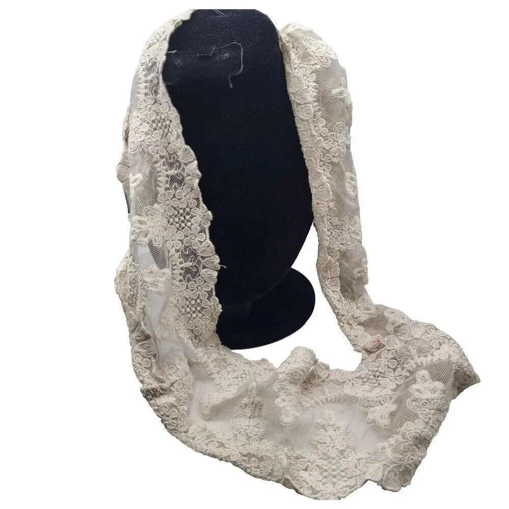Vintage Lace Loop 38in long 4in wide